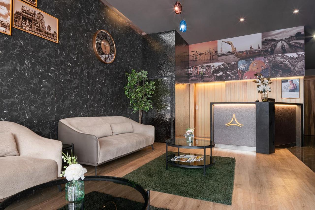 Aspira Gems Center Silom Hotel Bangkok Bagian luar foto
